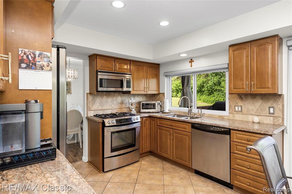 5651 Warrenshire Drive, West Bloomfield, MI — Photo 51