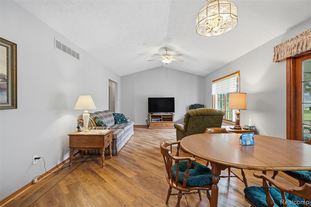 2482 Valley Lane Drive, Grand Blanc, MI 48439 — Photo 8