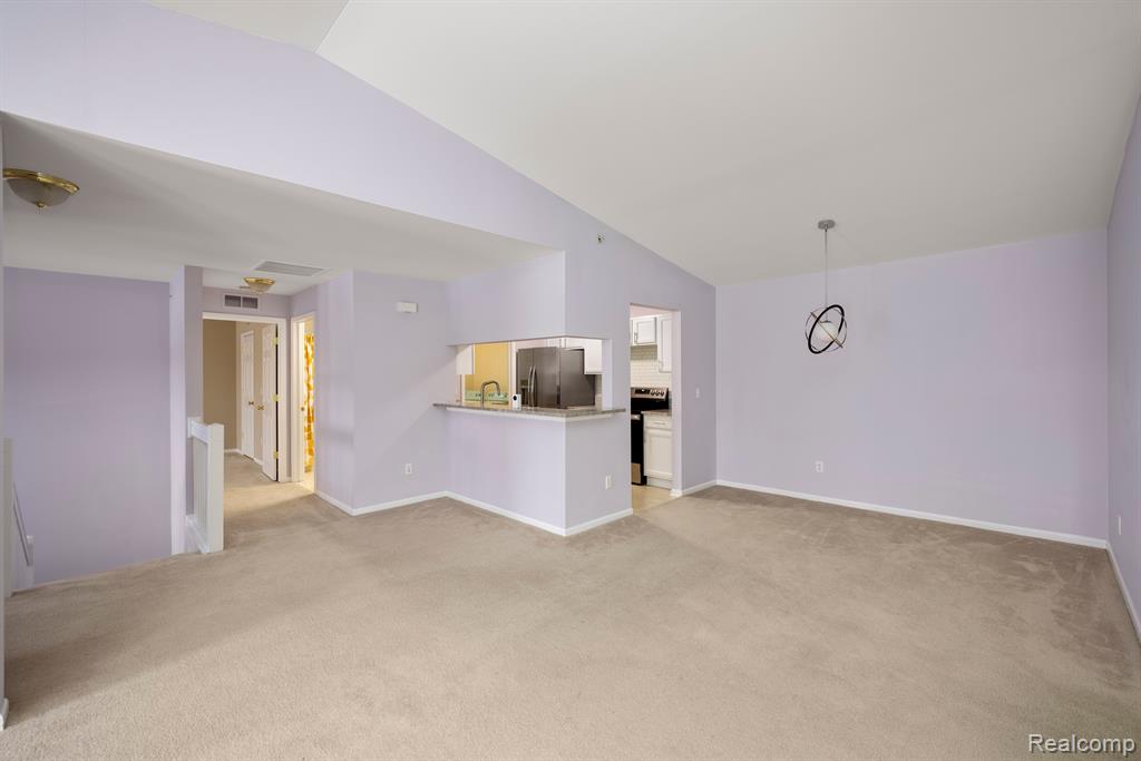 28260 OAKMONTE Circle E, New Hudson, MI 48165 — Photo 13