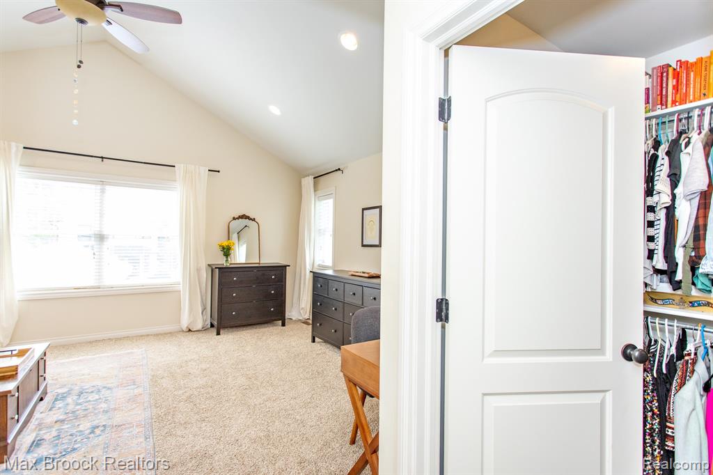 924 N Maple Avenue, Royal Oak, MI 48067 — Photo 39