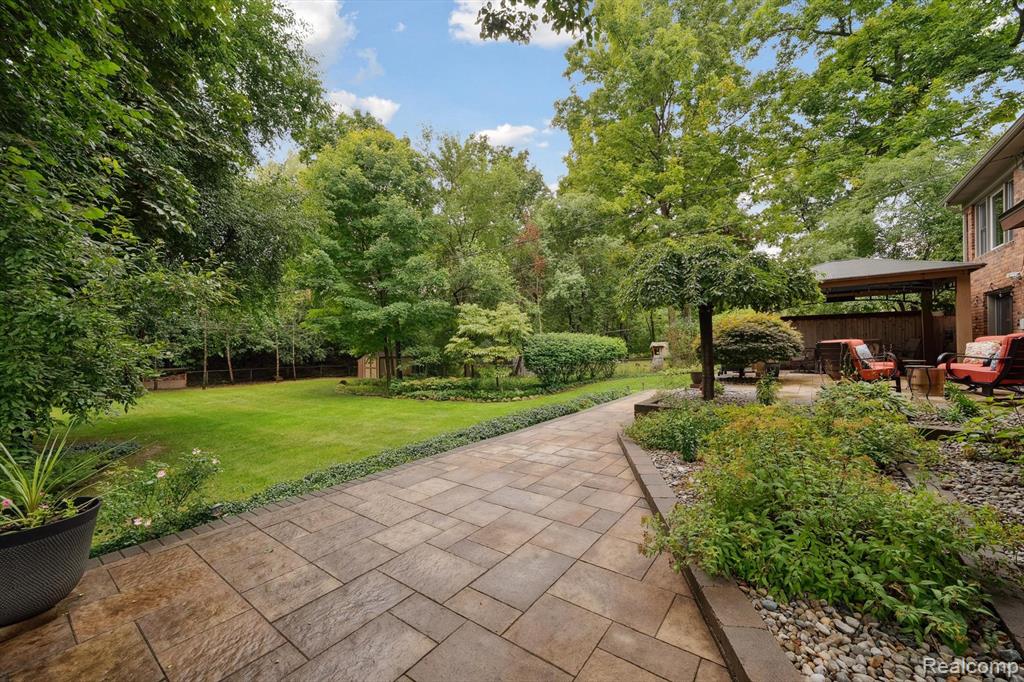 425 Kendry Avenue, Bloomfield Hills, MI 48302 — Photo 46