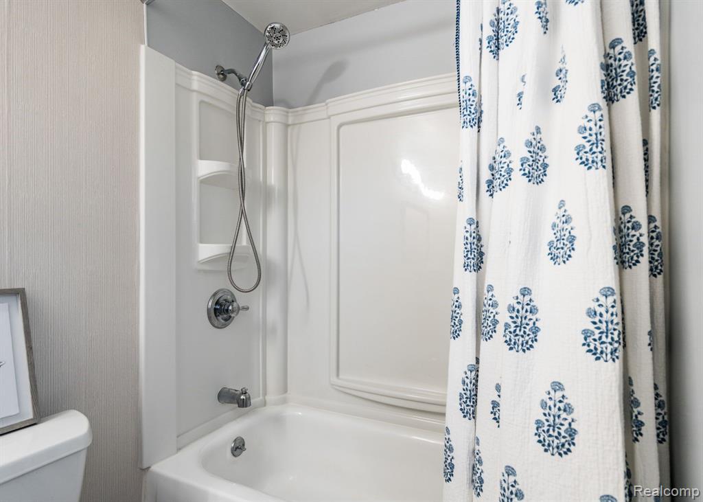 4855 CAROL Drive, Troy, MI 48085 — Photo 32