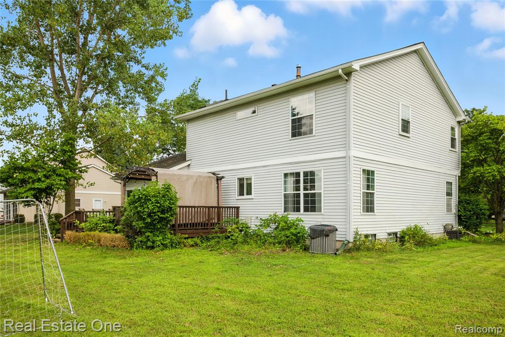 7335 Willow Oak Drive, West Bloomfield, MI 48324 — Photo 38