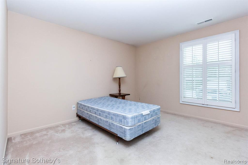 19710 W 13 Mile Road, 101, Beverly Hills, MI 48025 — Photo 31