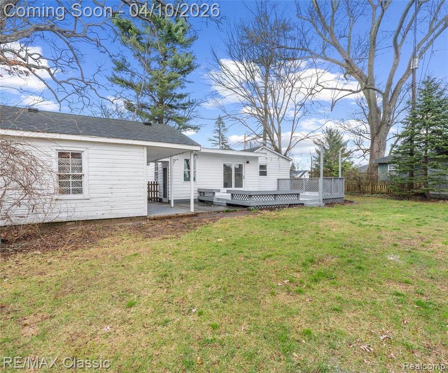 9083 Pittsfield Street, Commerce Twp, MI 48382 — Photo 37