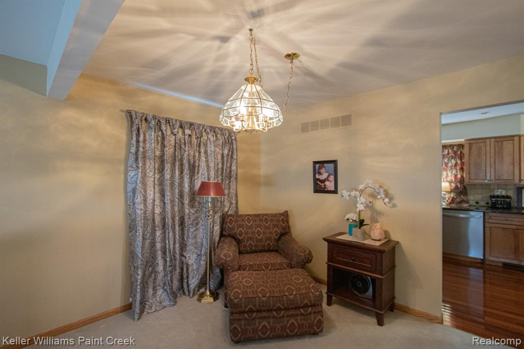 19170 Dawnshire Drive, Brownstown, MI 48193 — Photo 9