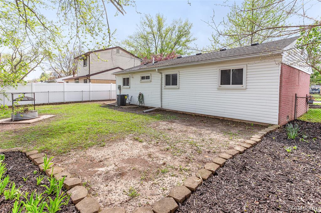 10753 Van Buren Street, Van Buren, MI 48111 — Photo 31