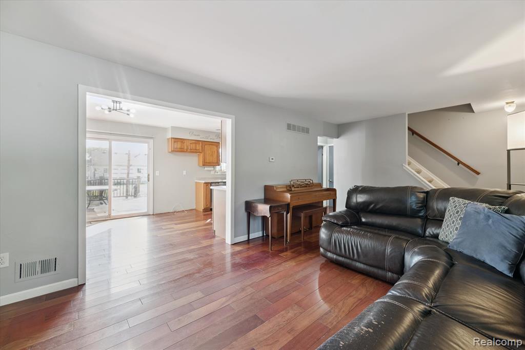 1796 Oakview Drive, Canton, MI 48187 — Photo 6