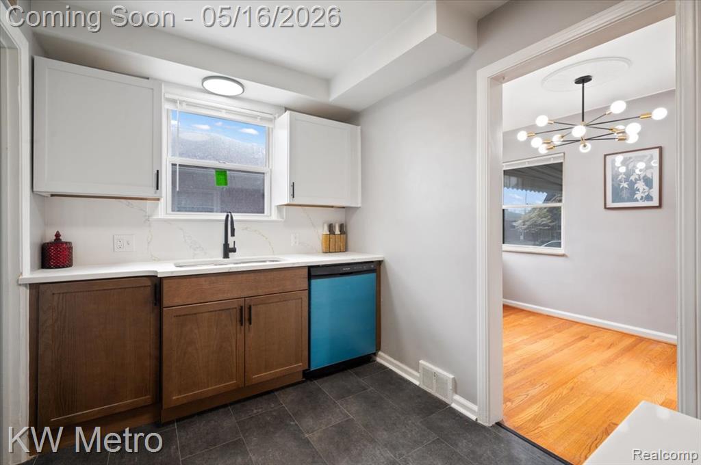654 Kings Highway, Lincoln Park, MI 48146 — Photo 11