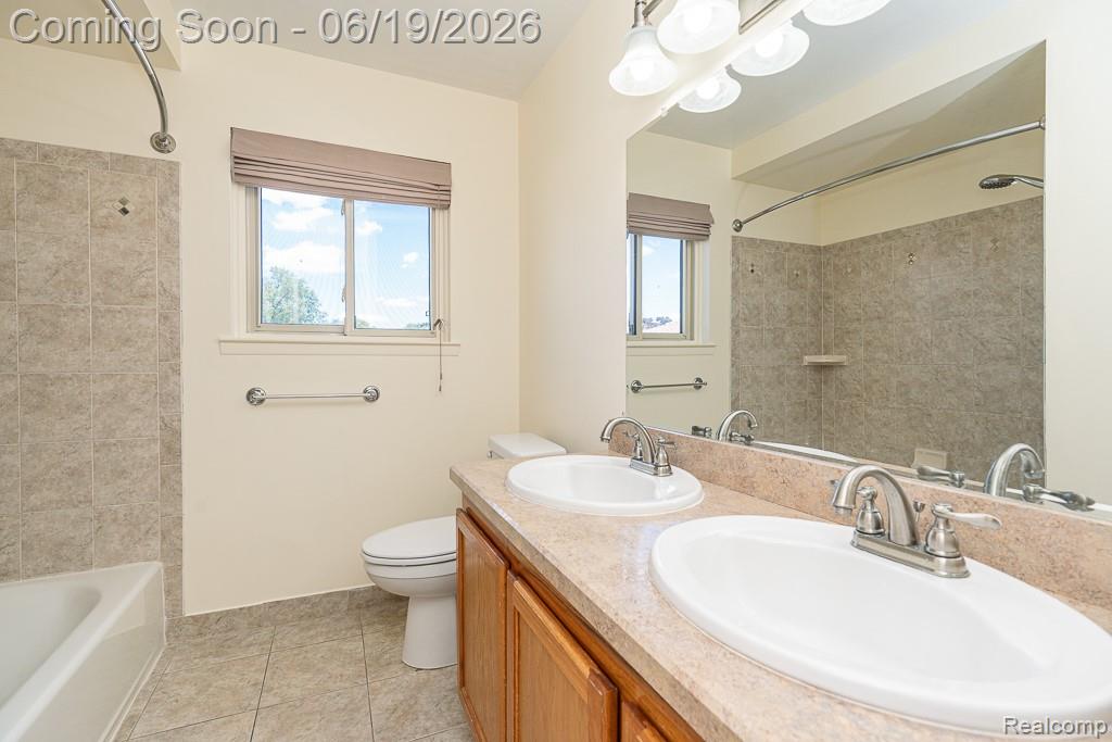 41824 Clayton Street, Clinton Twp, MI 48038 — Photo 16