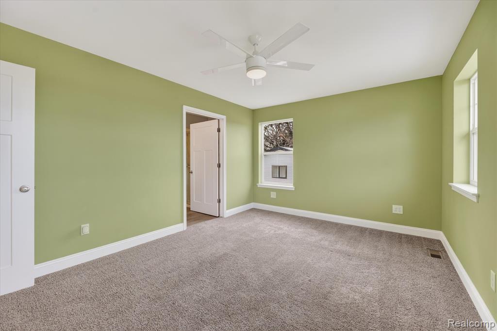 14131 Eastview Drive, Fenton, MI 48430 — Photo 33