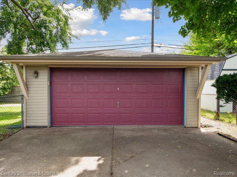 40509 PINETREE Drive, Plymouth, MI 48170 — Photo 16