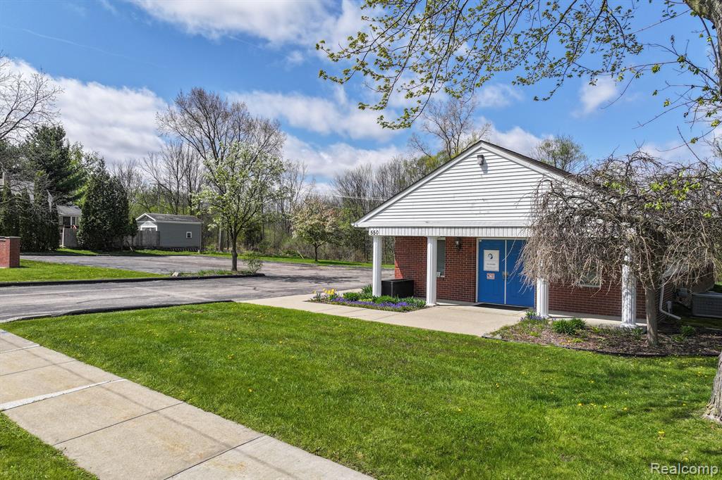 550 S Saginaw Street, Lapeer, MI 48446 — Photo 25