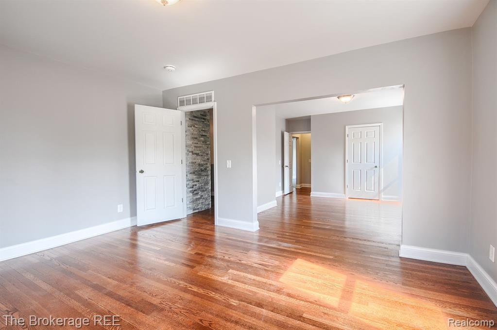 11 1ST Street, Oxford, MI 48371 — Photo 44