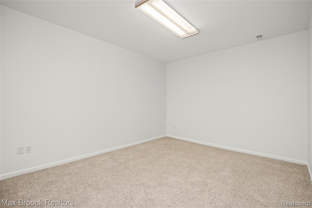6901 Reed Court, West Bloomfield, MI — Photo 63