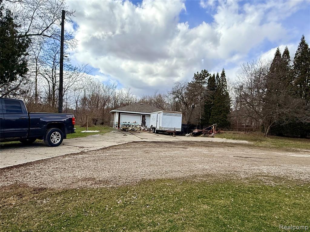3194 S Vassar Road, Burton, MI 48519 — Photo 28