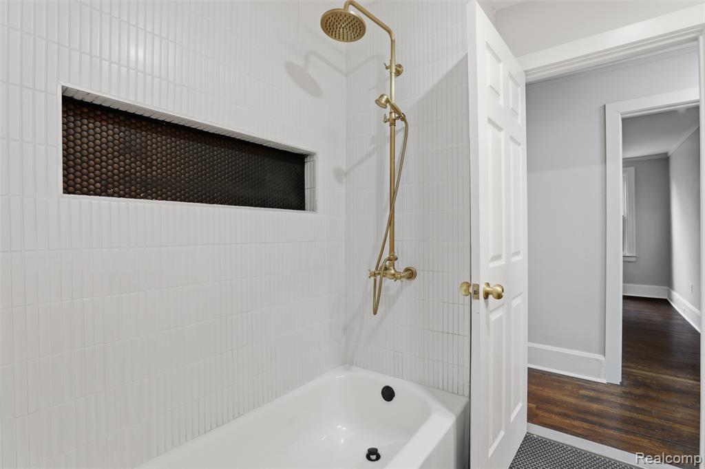 678 LAKEWOOD Street, Detroit, MI 48215 — Photo 16