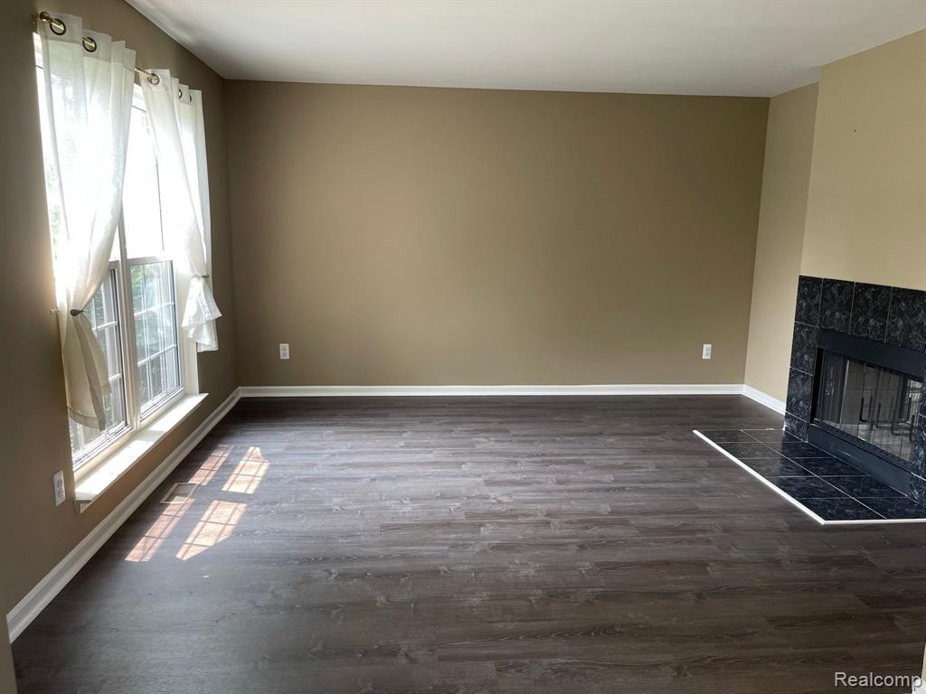 47000 HARBOUR POINTE, Van Buren, MI 48111 — Photo 8