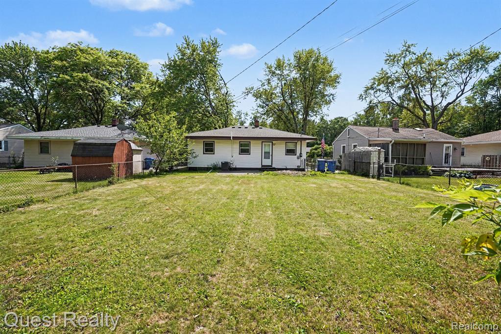 6736 Cloverton Drive, Waterford, MI 48329 — Photo 15