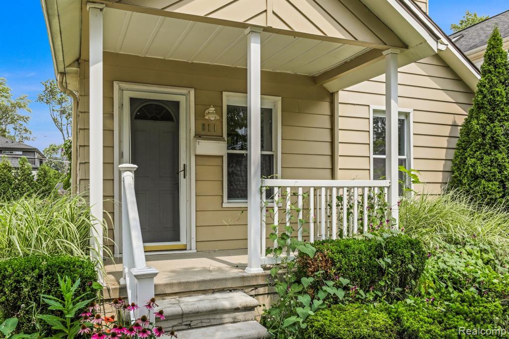 811 HUMPHREY Avenue, Birmingham, MI 48009 — Photo 29