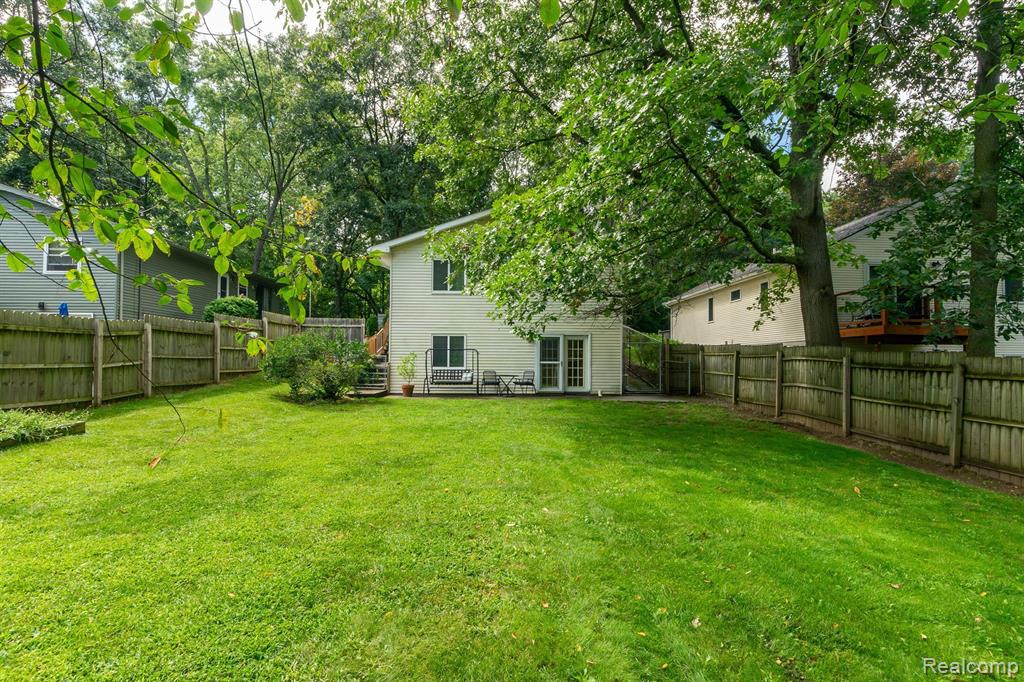 4885 WALKER Drive, Brighton, MI 48114 — Photo 23