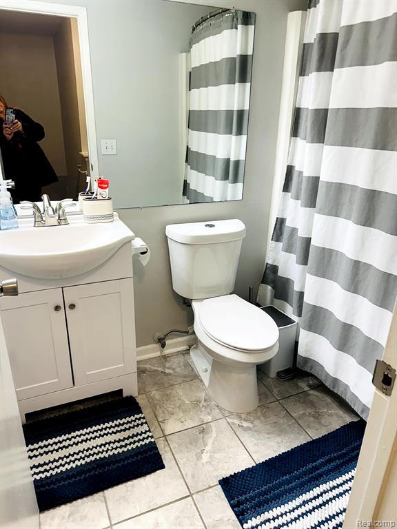 295 INLET N, Walled Lake, MI 48390 — Photo 22