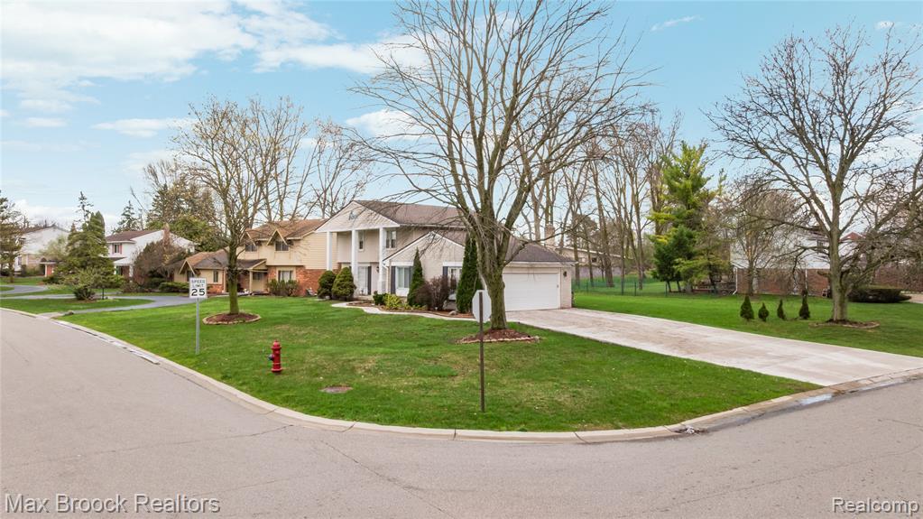 6240 Wynford Drive, West Bloomfield, MI — Photo 48