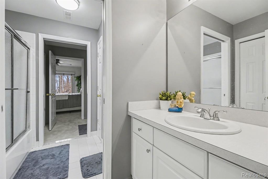 41240 Clermont Avenue, Novi, MI — Photo 49