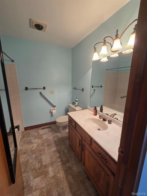 560 OAKBROOK Circle, Flushing, MI 48433 — Photo 9
