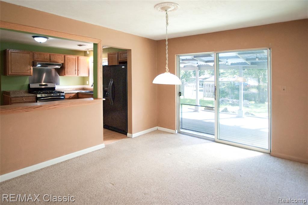 4836 Sundew Street, Commerce Twp, MI 48382 — Photo 9