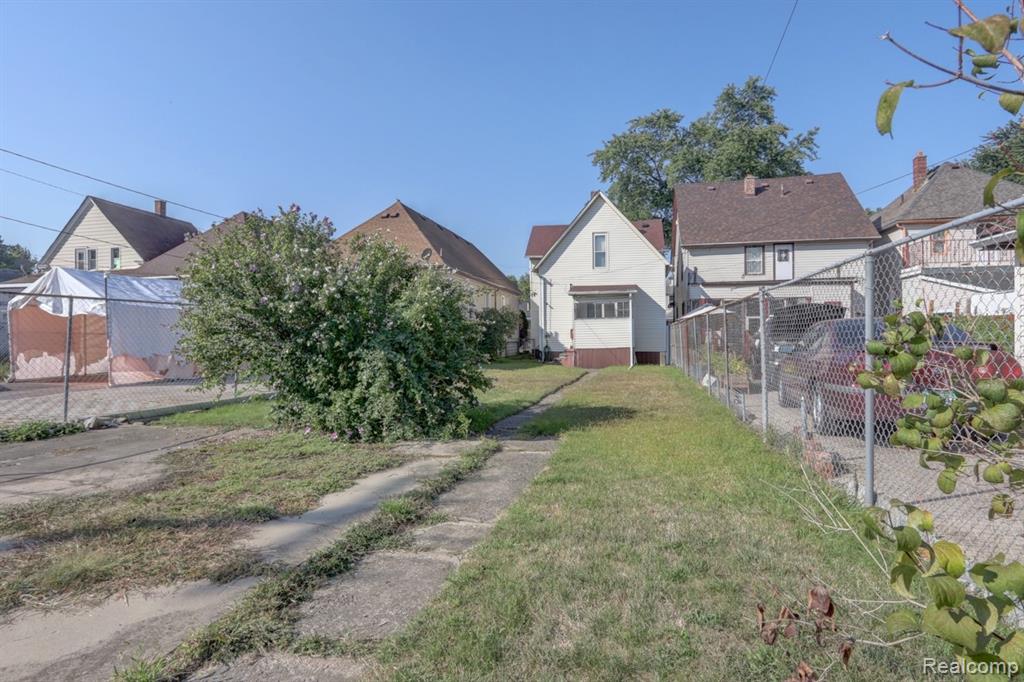 2158 Lansing Street, Detroit, MI 48209 — Photo 3