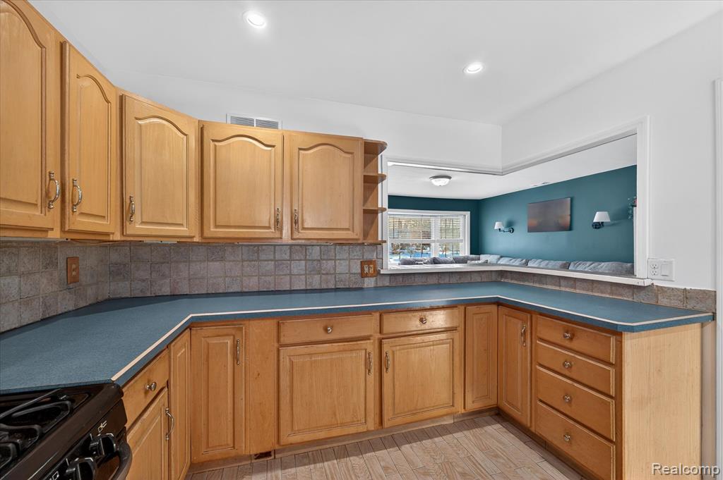 21325 Drexel Street, Clinton Twp, MI 48036 — Photo 10