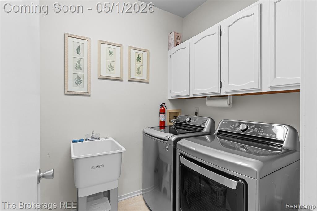 29374 Laurel Drive, Farmington Hills, MI 48331 — Photo 15