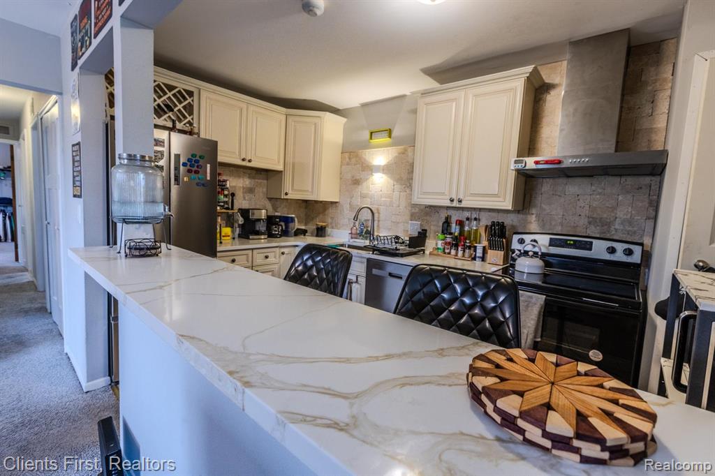 41512 Bedford Drive, Canton, MI 48187 — Photo 11