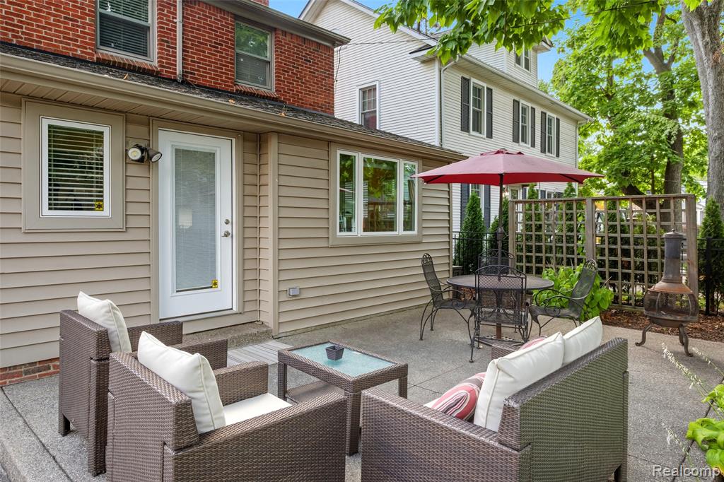 10554 Nadine Avenue, Huntington Woods, MI — Photo 31