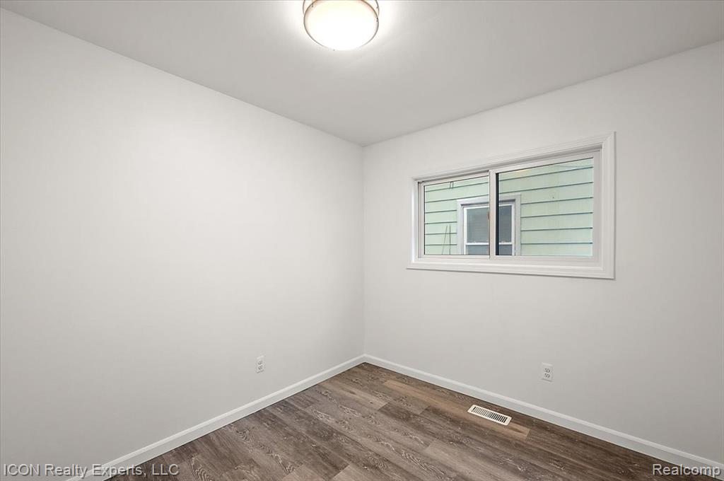 8104 Cloverdale Avenue, Ferndale, MI 48220 — Photo 25