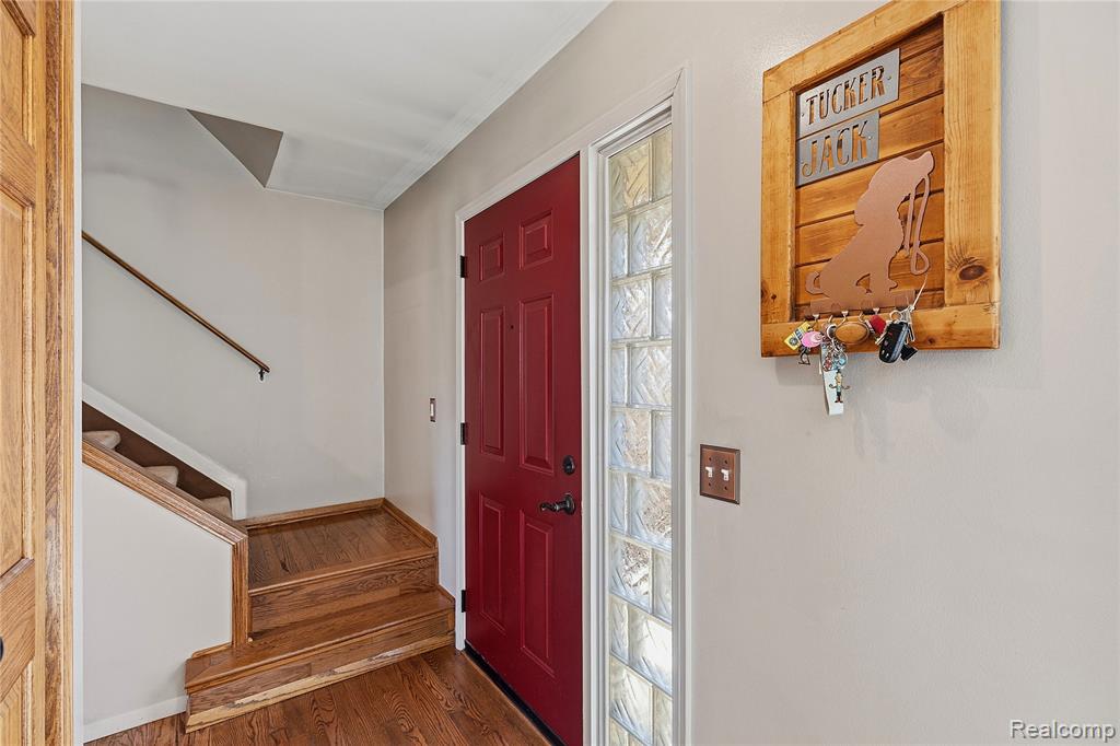 25030 Balsam Drive, Flat Rock, MI 48134 — Photo 3