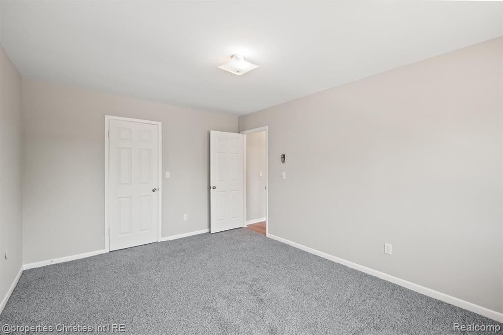 7040 Villa Drive, 6, Waterford, MI 48327 — Photo 15