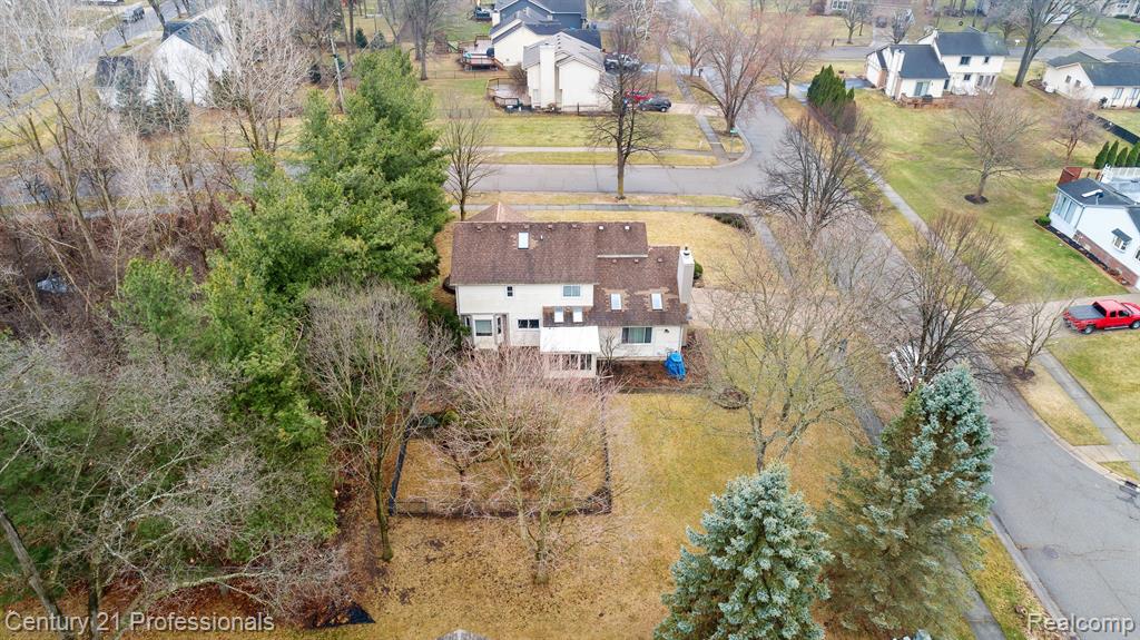 7594 Woodside Place, Waterford, MI 48327 — Photo 45