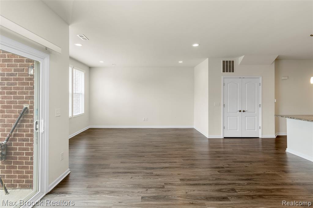 43474 CHANCELLOR Lane SE, Novi, MI — Photo 6