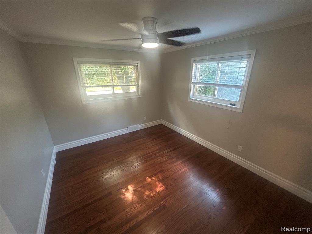 760 S EVERGREEN Street, Plymouth, MI 48170 — Photo 24