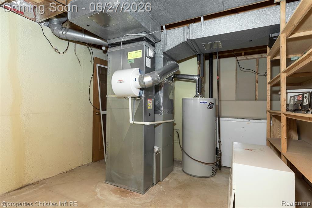 6805 Emerald Shores Drive, Troy, MI 48085 — Photo 36