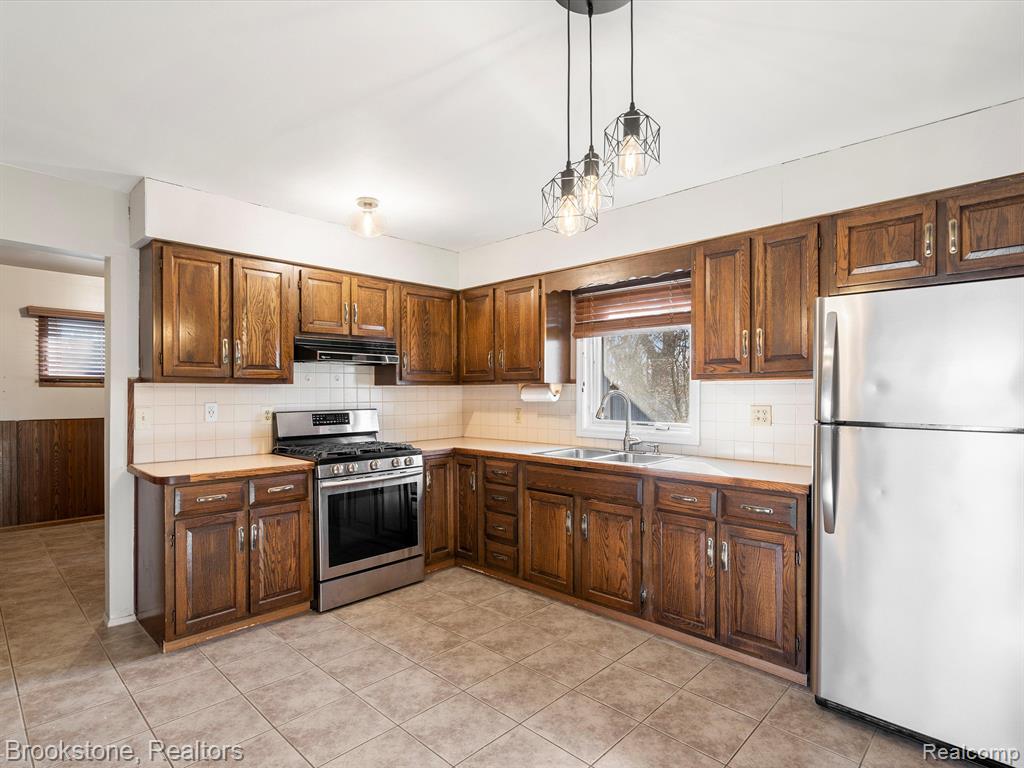 52421 WASHINGTON Street, New Baltimore, MI 48047 — Photo 6