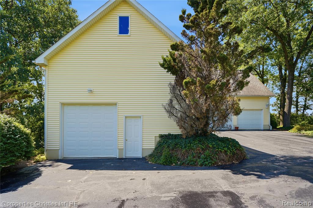4462 Lily Drive, Howell, MI 48843 — Photo 65