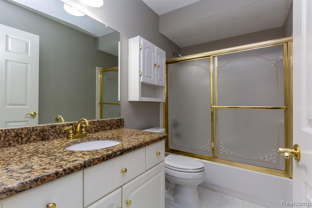 48784 BELLTOWER Drive, Macomb, MI 48044 — Photo 21
