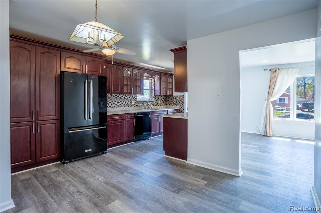 24628 Currier Street, Dearborn Heights, MI 48125 — Photo 12