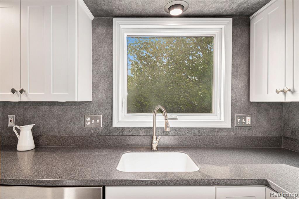 6457 Grand Circle Drive, Brighton, MI 48116 — Photo 11