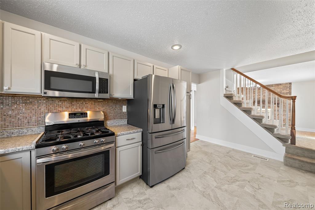 43685 Yorktown Street, Canton, MI 48188 — Photo 12
