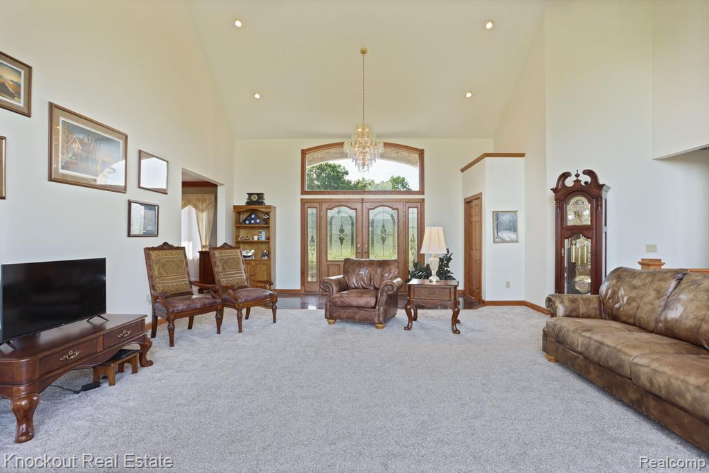 10205 Bradley Road, Frankenmuth, MI 48734 — Photo 7