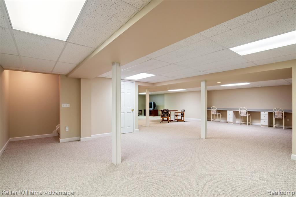 2850 Santia Drive, Troy, MI, 48085